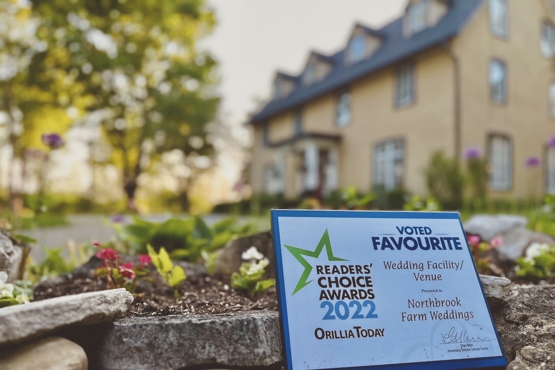 "Northbrook Farm Weddings Readers Choice Award sign."